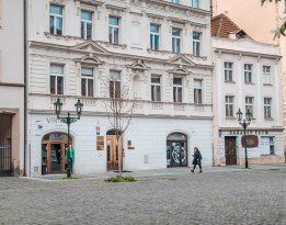 OVOCNÝ TRH 11